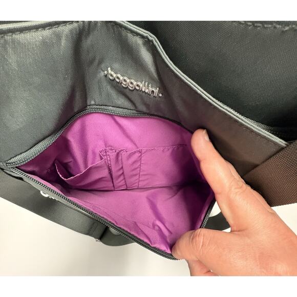 Baggallini Big Zipper Bag RFID Wristlet Black Purple Interior Travel Errands - Picture 7 of 9